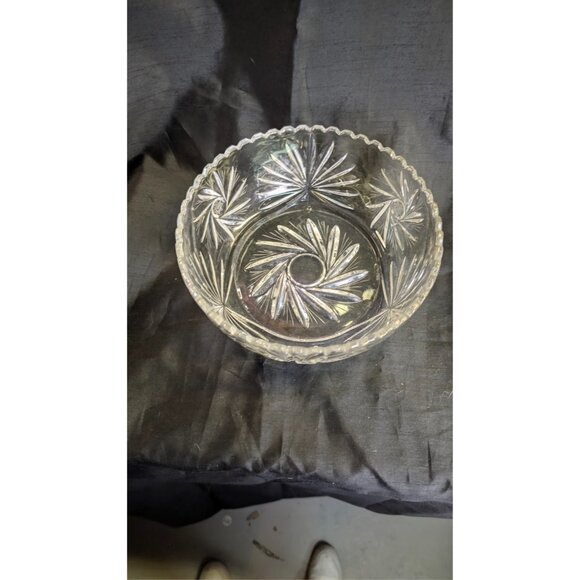 Vintage Crystal Bowl Pinwheel Pattern 8.5" tell by 3 inch high - some scratches - Picture 3 of 9